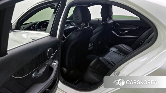 Mercedes-Benz C-Class W205 2018 Белый из Кореи, фото 3