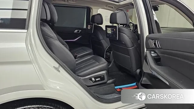 BMW X7 (G07) 2022 Белый из Кореи, фото 3