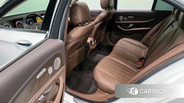 Mercedes-Benz E-Class W213 2018 Белый из Кореи, фото 3