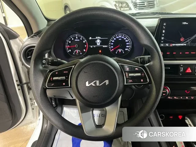 Kia The New K3 2nd generation 2022 Белый из Кореи, фото 3