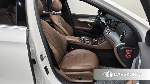 Mercedes-Benz E-Class W213 2020 Белый из Кореи, фото 3