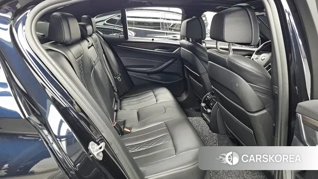 BMW 5 Series (G30) 2018 Черный из Кореи, фото 3