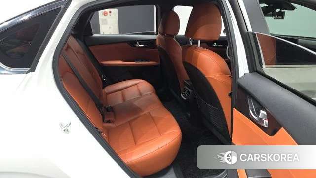 Kia The New K3 2nd generation 2021 Белый из Кореи, фото 3