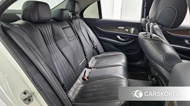 Mercedes-Benz E-Class W213 2018 Белый из Кореи, фото 3