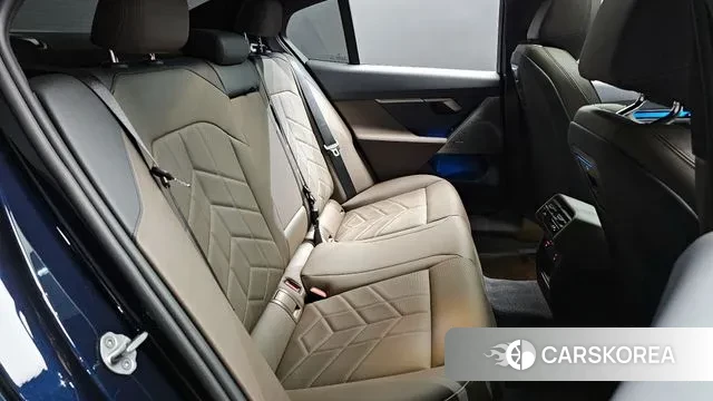 BMW 5 Series (G60) 2025 Черный из Кореи, фото 3