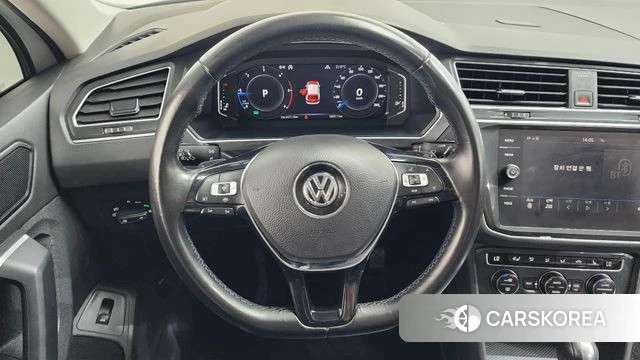Volkswagen Tiguan second Generation 2020 Белый из Кореи, фото 3