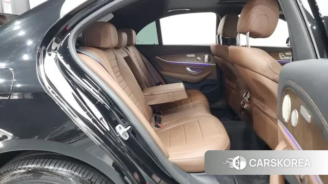 Mercedes-Benz E-Class W213 2021 Черный из Кореи, фото 3