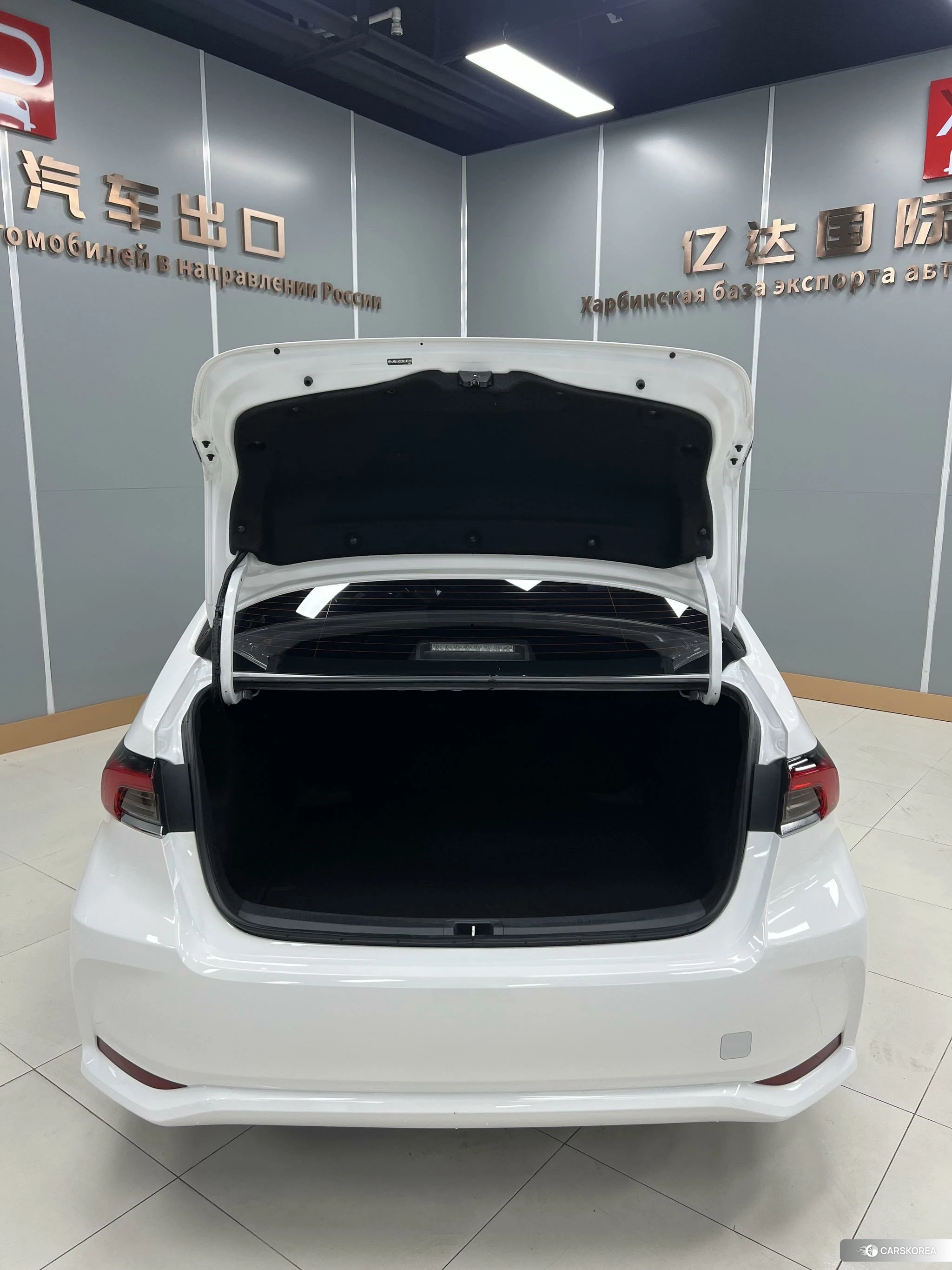 Toyota Corolla 2020 Белый из Китая, фото 3