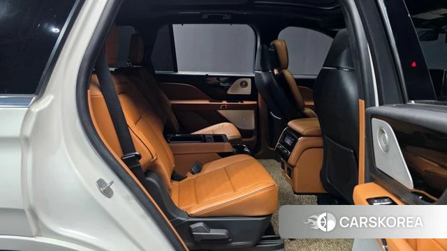 Lincoln Aviator 2nd generation 2022 Белый из Кореи, фото 3