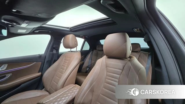 Mercedes-Benz E-Class W213 2021 Черный из Кореи, фото 3
