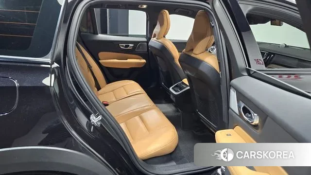 Volvo V60 Cross-Country 2nd Generation 2020 Черный из Кореи, фото 3