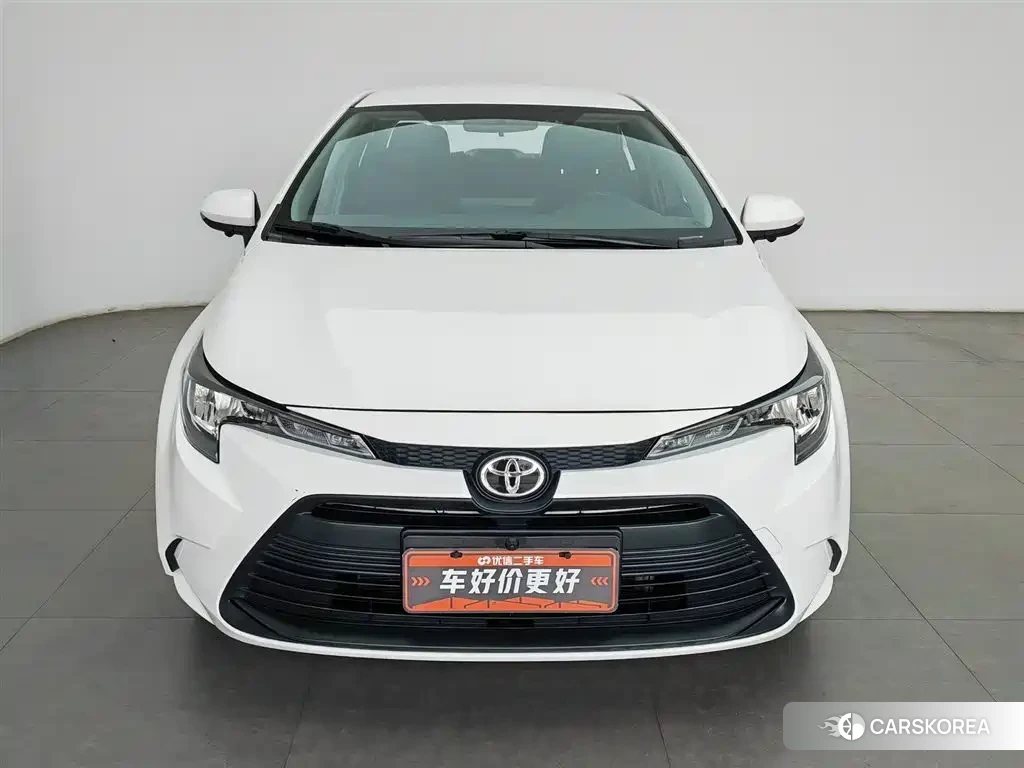 Toyota Levin 2023 Белый из Китая, фото 3