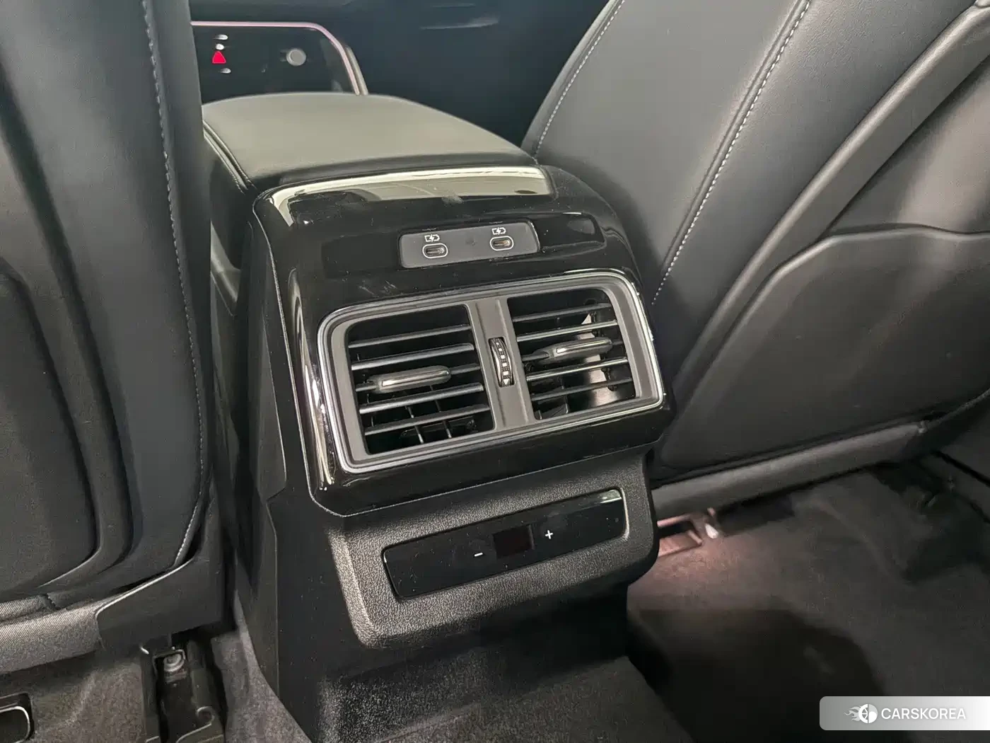 Audi Q5L 2025 Белый из Китая, фото 3