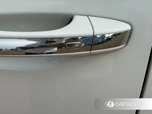 Skoda Krok 2022 Белый из Китая, фото 3