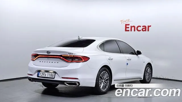 Hyundai Grandeur IG Hybrid 2018 Белый из Кореи, фото 3