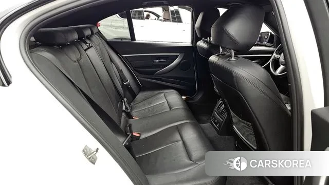 BMW 3 Series (F30) 2018 Белый из Кореи, фото 3