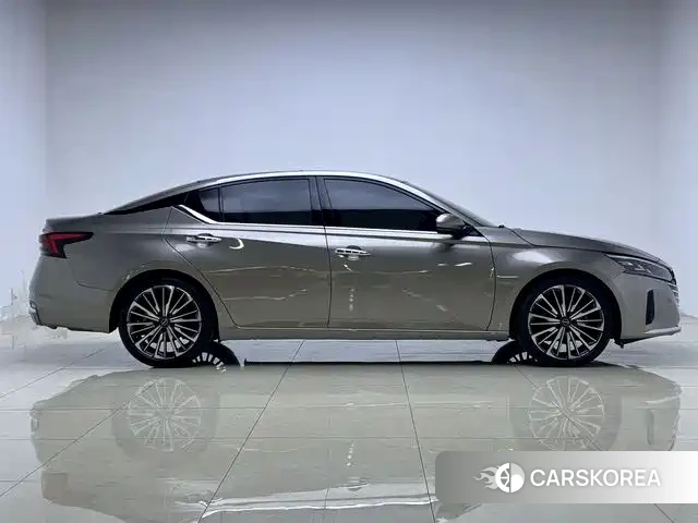 Nissan Altima 2024 Silver/gray из Китая, фото 3