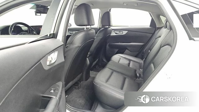 Kia The New K3 2nd generation 2021 Белый из Кореи, фото 3