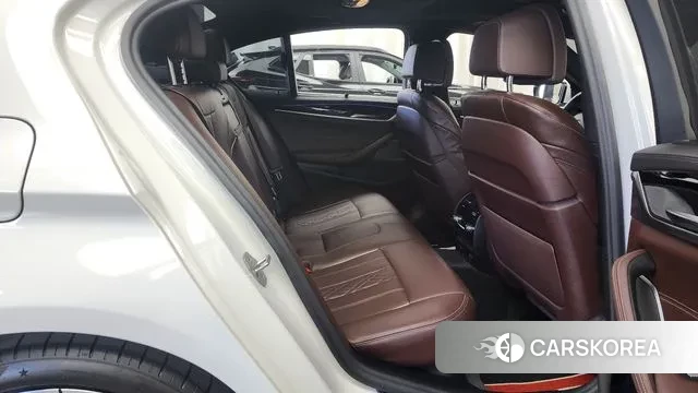 BMW 5 Series (G30) 2022 Белый из Кореи, фото 3