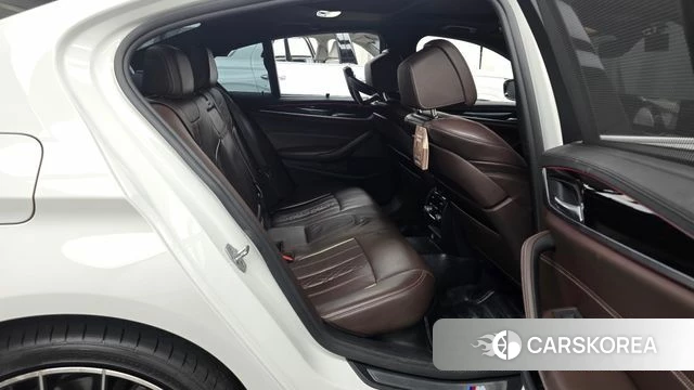 BMW 5 Series (G30) 2018 Белый из Кореи, фото 3