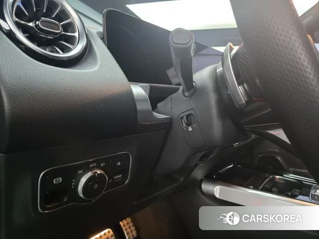 Mercedes-Benz EQB X243 2025 Белый из Кореи, фото 3