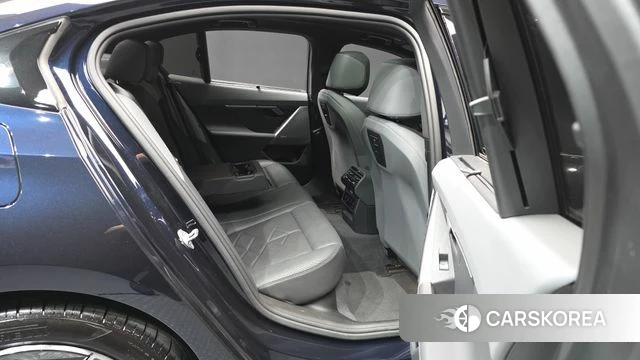 BMW i5 (G60) 2024 Черный из Кореи, фото 3