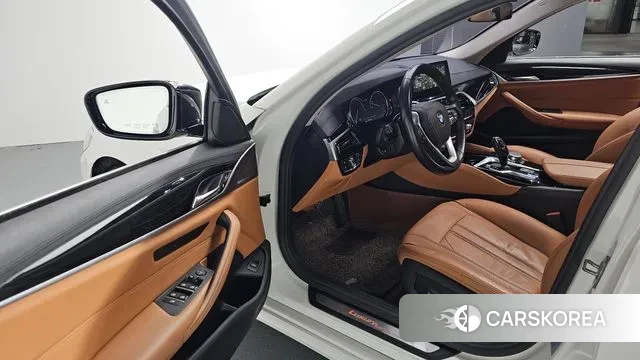 BMW 5 Series (G30) 2018 Белый из Кореи, фото 3