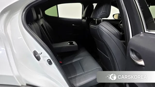 Lexus UX250h 2021 Белый из Кореи, фото 3