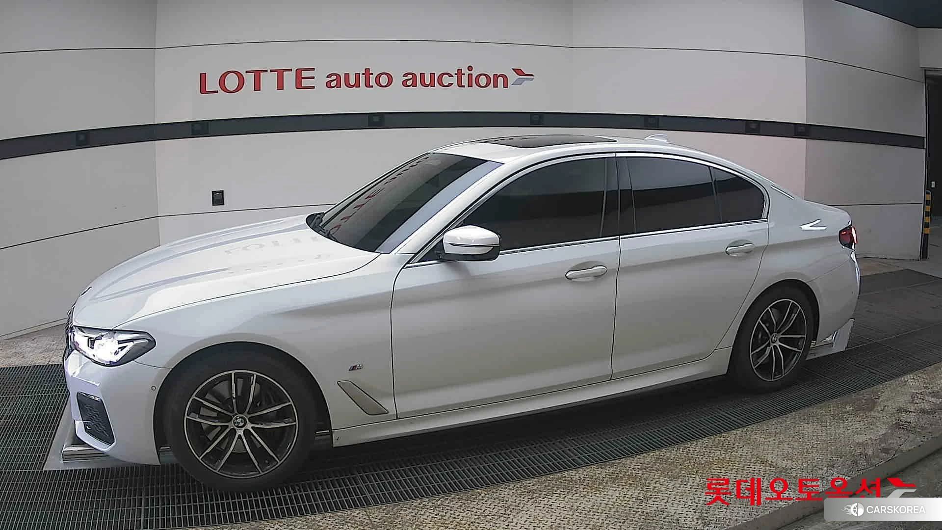 BMW  523d xDrive 2023 #300 - ALPINE WHITE [BMW] из Кореи, фото 3