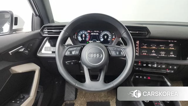Audi A3 (8Y) 2023 Белый из Кореи, фото 3