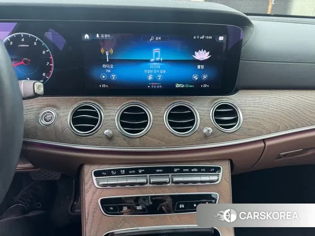 Mercedes-Benz E-Class W213 2021 Серый из Кореи, фото 3