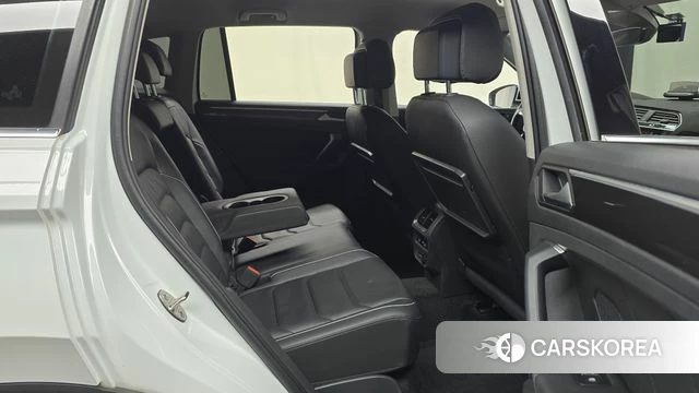 Volkswagen Tiguan second Generation 2020 Белый из Кореи, фото 3