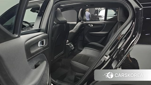 Volvo XC40 2025 Черный из Кореи, фото 3