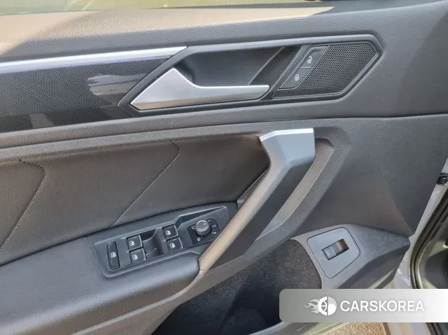 Volkswagen Tiguan second Generation 2022 Серый из Кореи, фото 3