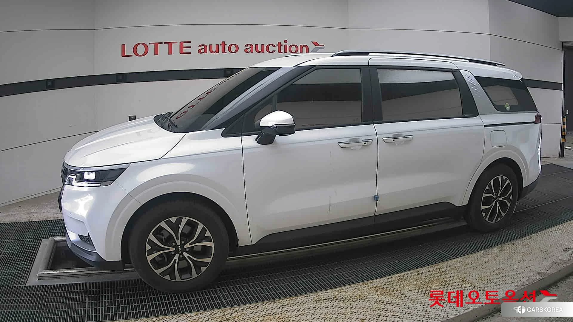 Kia Carnival 2023 Белый из Кореи, фото 3
