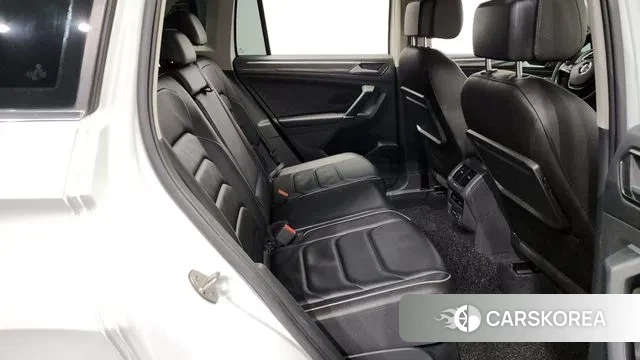 Volkswagen Tiguan second Generation 2018 Белый из Кореи, фото 3