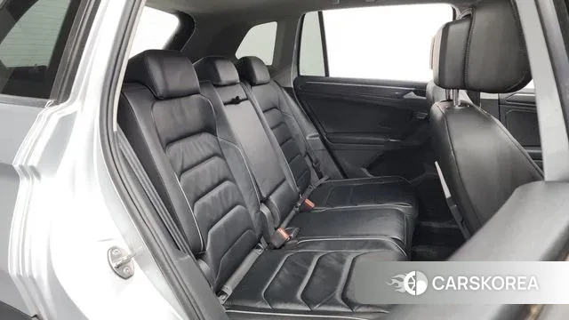 Volkswagen Tiguan second Generation 2018 Серебристо-серый из Кореи, фото 3