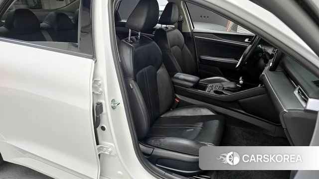 Kia K5 3rd generation 2023 Белый из Кореи, фото 3