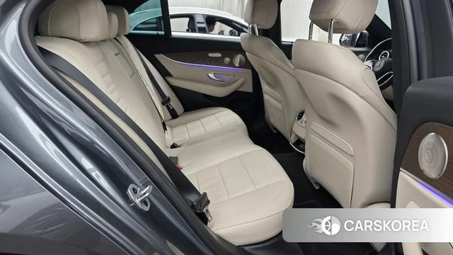 Mercedes-Benz E-Class W213 2023 Серый из Кореи, фото 3