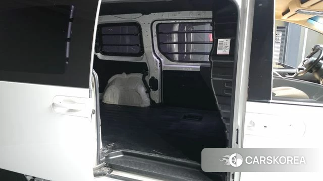 Hyundai Staria 2021 Белый из Кореи, фото 3
