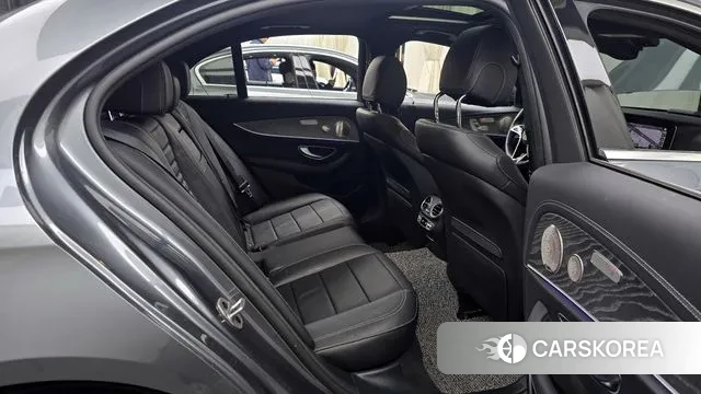 Mercedes-Benz E-Class W213 2022 Серый из Кореи, фото 3