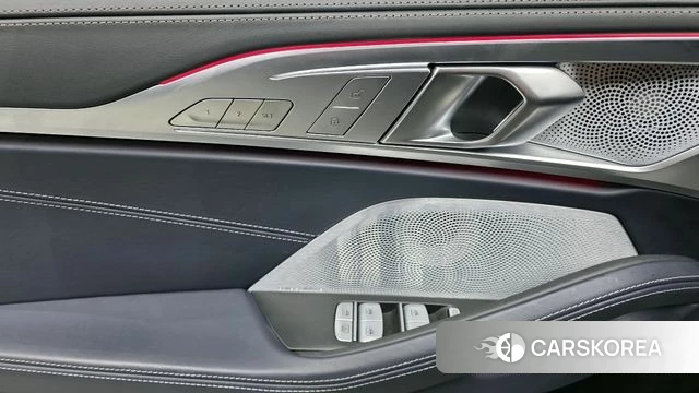 BMW 8 Series (G15) 2024 Черный из Кореи, фото 3