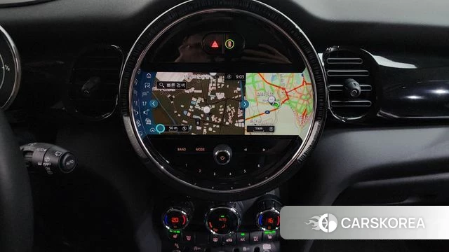 Mini Cooper 2023 Серебряный из Кореи, фото 3