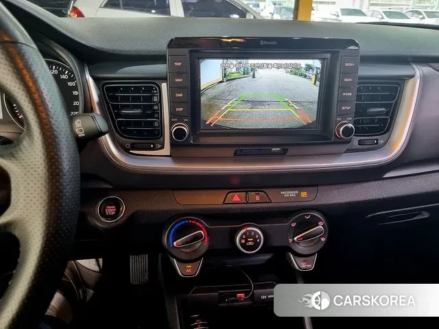 Kia Stonic 2018 Белый из Кореи, фото 3