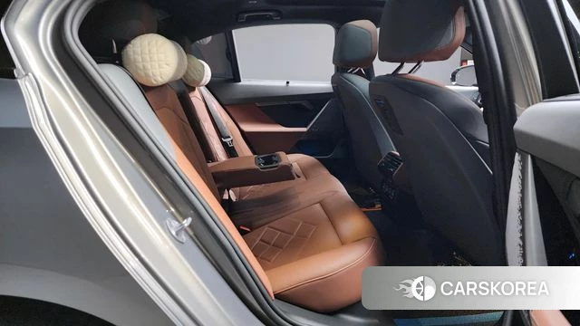 BMW 5 Series (G60) 2025 Серый из Кореи, фото 3