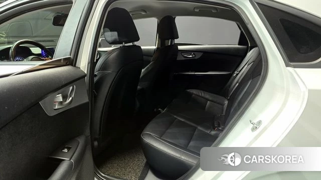 Kia The New K3 2nd generation 2022 Белый из Кореи, фото 3