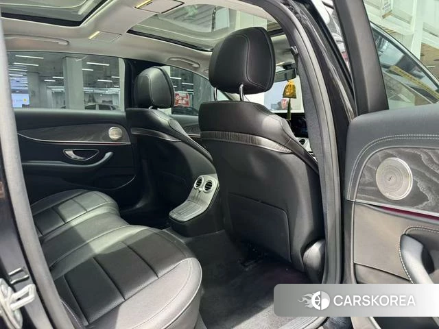 Mercedes-Benz E-class 2022 Черный из Китая, фото 3
