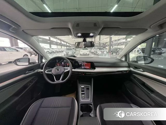 Volkswagen Golf 2022 Белый из Китая, фото 3
