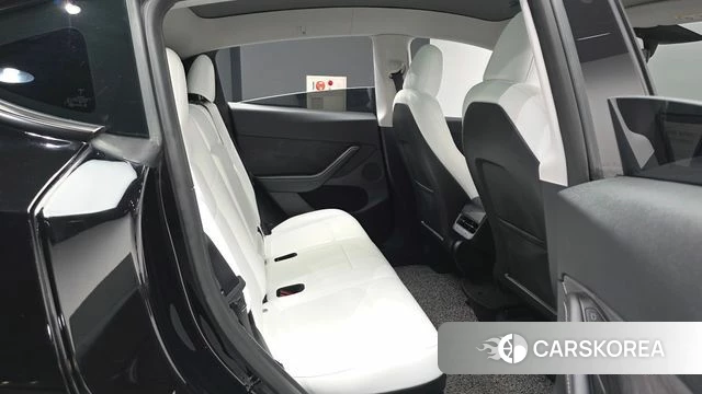 Tesla Model Y 2023 Черный из Кореи, фото 3