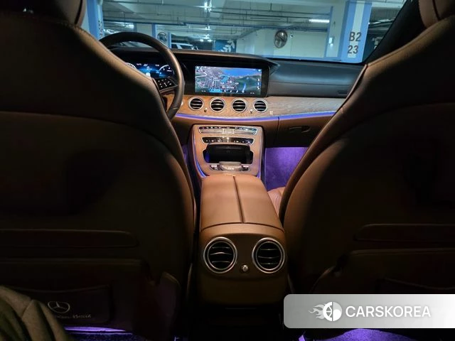 Mercedes-Benz E-Class W213 2022 Серый из Кореи, фото 3